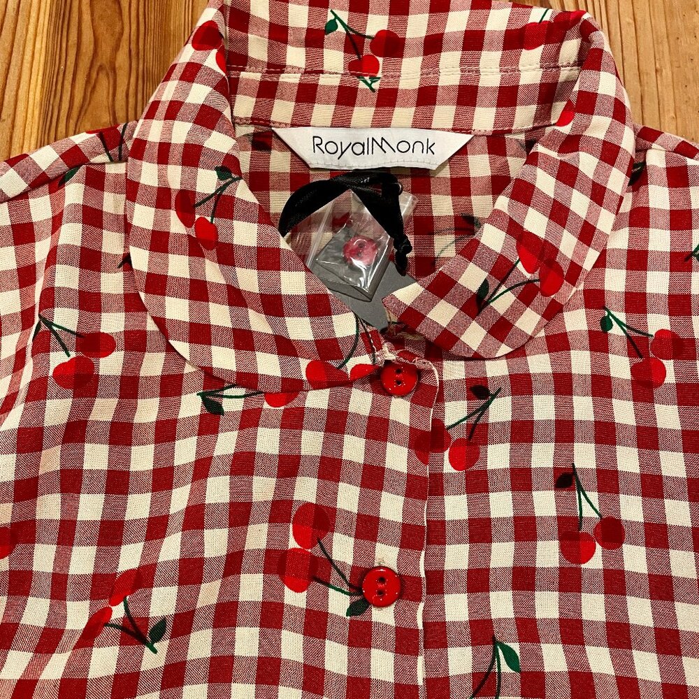 NWT Cherry Gingham Print 3/4 Sleeve Fitted Blouse Size M
